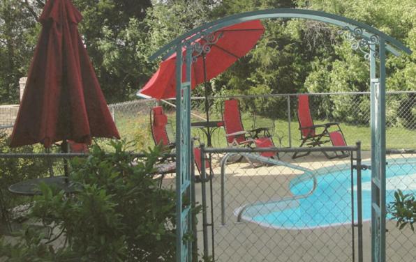 Rabbit Creek Bed & Breakfast Versailles Exterior photo
