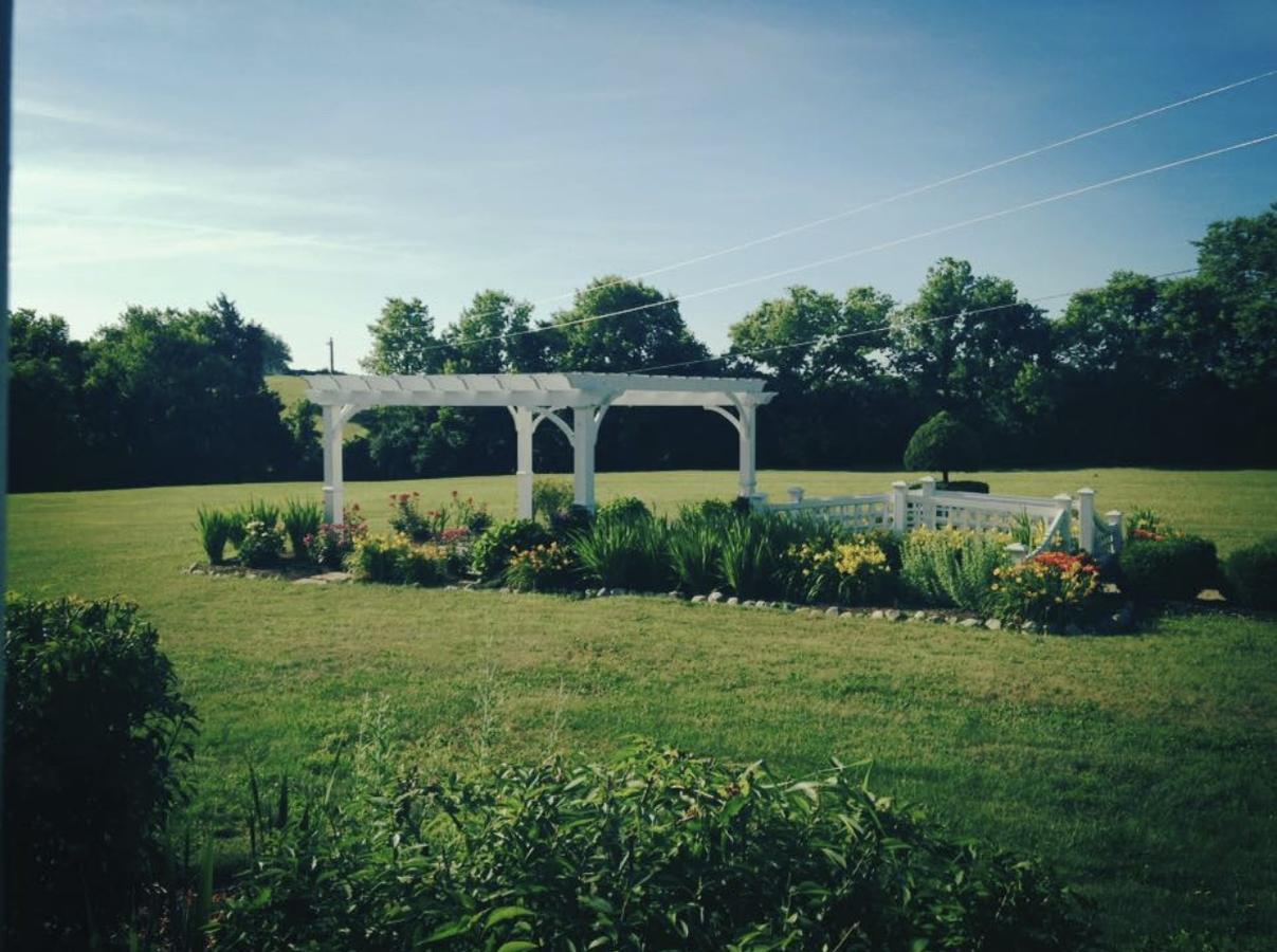 Rabbit Creek Bed & Breakfast Versailles Exterior photo